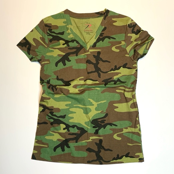 ⚡️ Women’s V-neck Camouflage tee - Picture 7 of 7